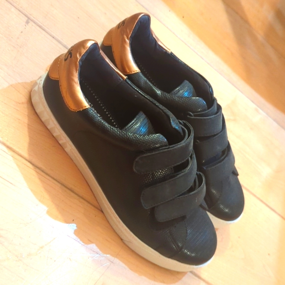 Brand new black chic circus by Sam Edelman leather sneakers flats